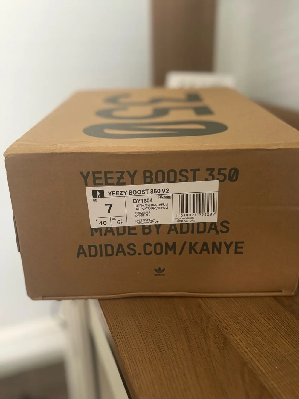 BRAND NEW Yeezy 350 boost v2 Oreo